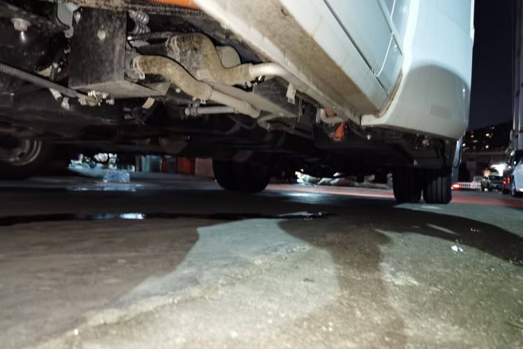 Used SAIC MAXUS V100 RV 2023 2.0T Life Home V100 Dual-Expansion Mountain Retreat Edition Chassis Front Left