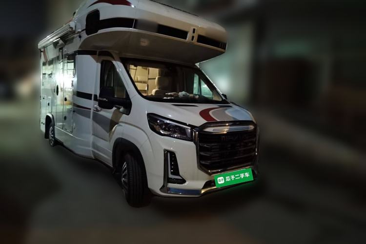 Used SAIC MAXUS V100 RV 2023 2.0T Life Home V100 Dual-Expansion Mountain Retreat Edition Front Right 45 Deg