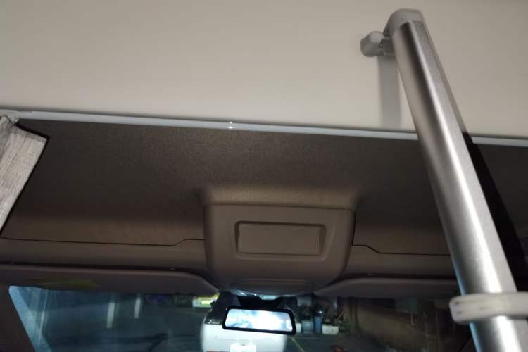Used SAIC MAXUS V100 RV 2023 2.0T Life Home V100 Dual-Expansion Mountain Retreat Edition Headliner