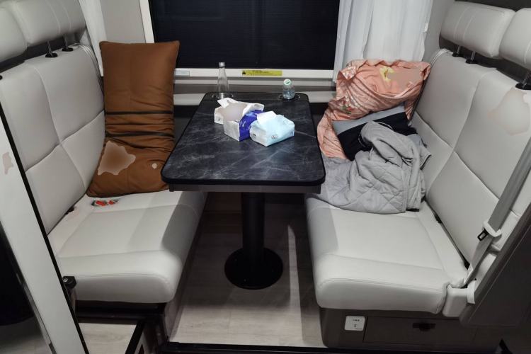 Used SAIC MAXUS V100 RV 2023 2.0T Life Home V100 Dual-Expansion Mountain Retreat Edition Left Rear Seat