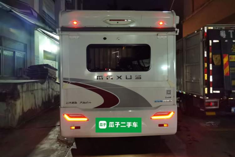 Used SAIC MAXUS V100 RV 2023 2.0T Life Home V100 Dual-Expansion Mountain Retreat Edition Trunk