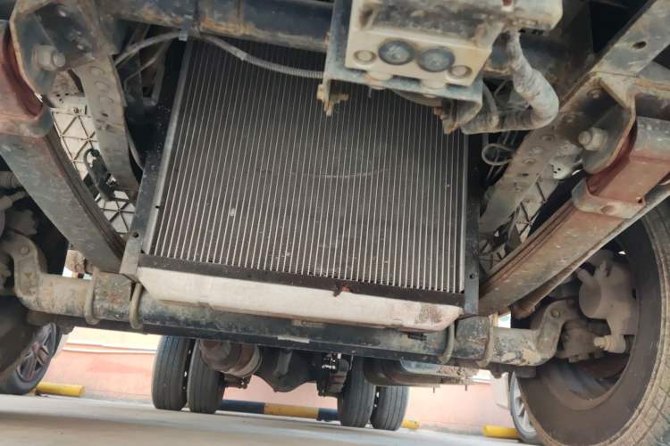 Used SAIC MAXUS V100 RV  Chassis Front