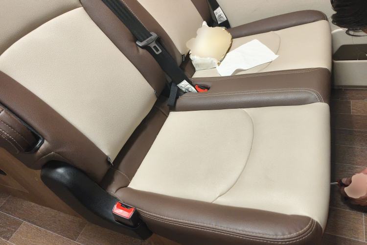 Used SAIC MAXUS V100 RV 2022 2.0T Traveler V100 Mountain Retreat Edition with Longitudinal Bed Left Rear Seat