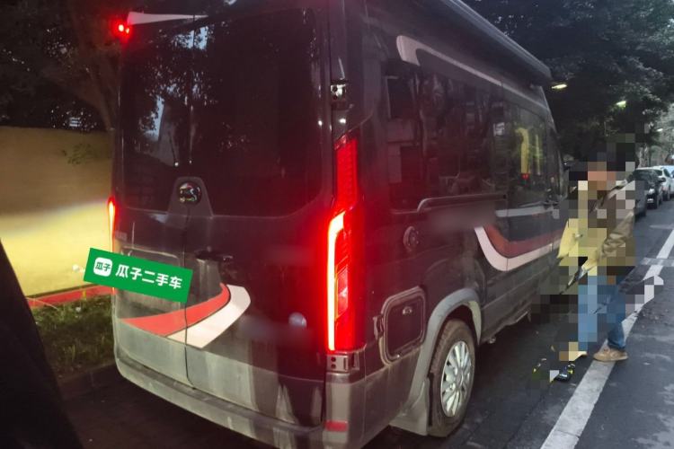 Used SAIC MAXUS V100 RV 2022 2.0T Traveler V100 Mountain Retreat Edition with Longitudinal Bed Rear Right 45 Deg