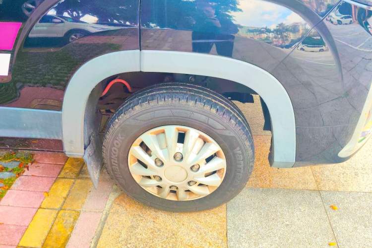 Used SAIC MAXUS V100 RV 2022 2.0T Traveler V100 Mountain Retreat Edition with Longitudinal Bed Right Front Wheel Hub