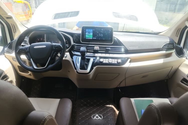 Used SAIC MAXUS V100 RV 2022 2.0T Traveler V100 Mountain Retreat Edition with Horizontal Bed Center Console