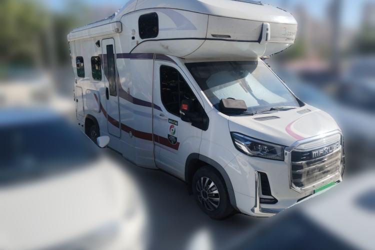 Used SAIC MAXUS V100 RV 2022 2.0T LifeStyle V100 Shuǐlú Edition Long Bed Front Right 45 Deg