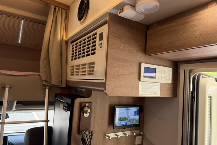 Used SAIC MAXUS V100 RV 2022 2.0T Life Home V100 Mountain Retreat Long Bed Interior 10