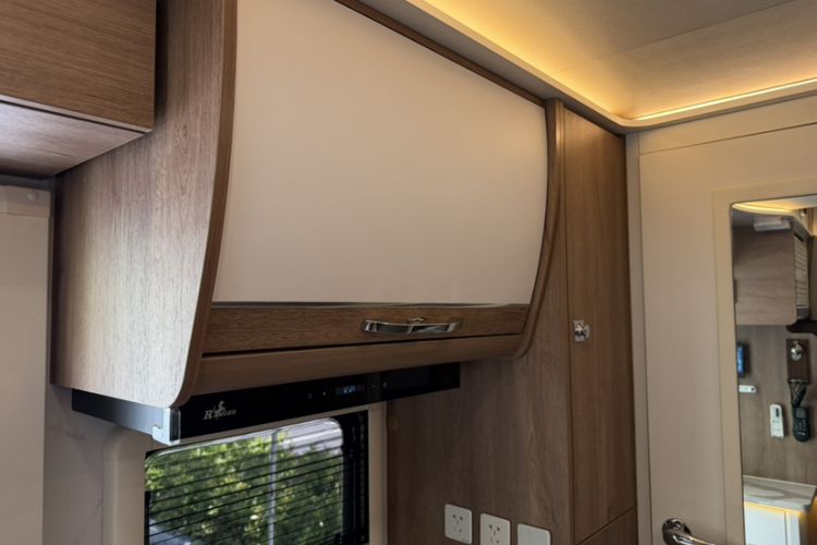 Used SAIC MAXUS V100 RV 2022 2.0T Life Home V100 Mountain Retreat Long Bed Interior 14