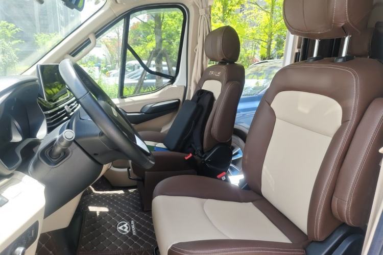 Used SAIC MAXUS V100 RV 2022 2.0T Traveler V100 Mountain Retreat Edition with Horizontal Bed Left Front Seat