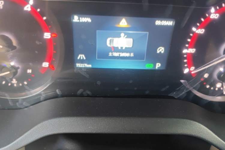 Used SAIC MAXUS V100 RV 2022 2.0T Traveler V100 Mountain Retreat Edition with Horizontal Bed Odometer Close Up