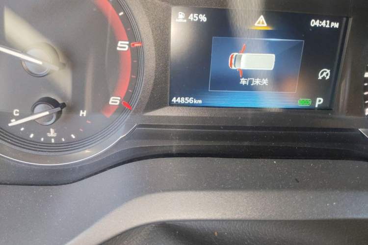 Used SAIC MAXUS V100 RV 2022 2.0T LifeStyle V100 Shuǐlú Edition Long Bed Odometer Close Up