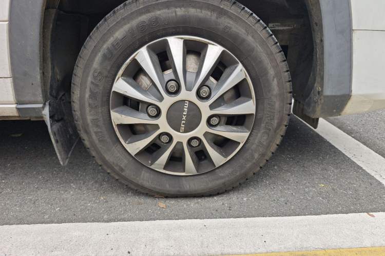 Used SAIC MAXUS V100 RV 2022 2.0T Life Home V100 Mountain Retreat Long Bed Right Front Wheel Hub