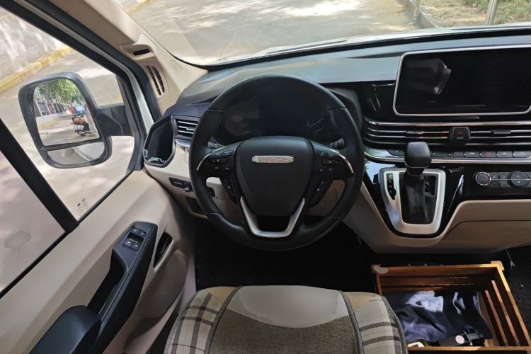 Used SAIC MAXUS V100 RV 2022 2.0T Traveler V100 Mountain Retreat Edition with Horizontal Bed Steering Wheel