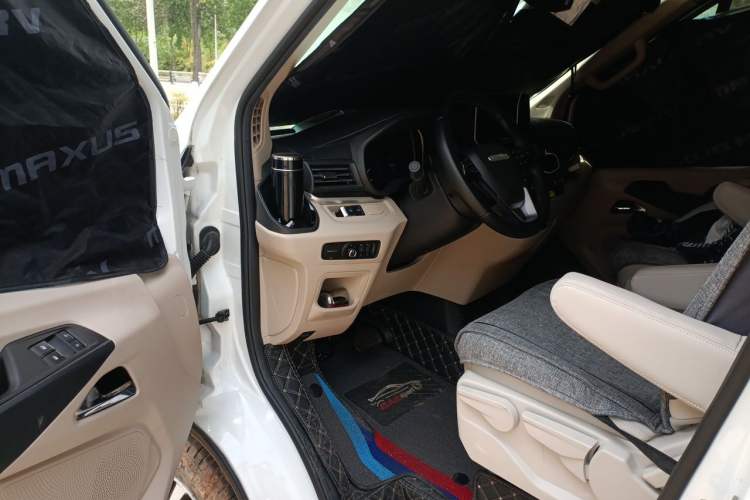 Used SAIC MAXUS V100 RV 2023 2.0T Life Home V100 Dual-Expansion Mountain Retreat Edition Driver Seat