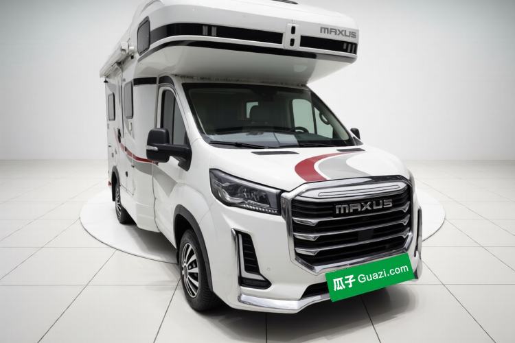 Used SAIC MAXUS V100 RV 2023 2.0T Life Home V100 Dual-Expansion Mountain Retreat Edition Front Right 45 Deg