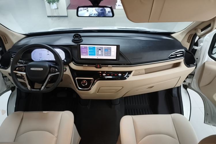 Used SAIC MAXUS V100 RV  Center Console