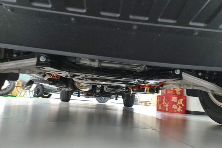 Used SAIC MAXUS V100 RV  Chassis Front