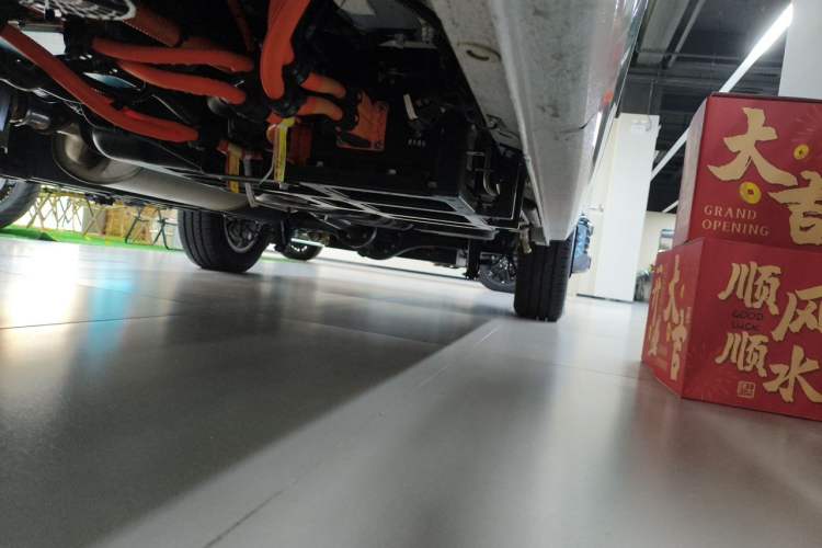 Used SAIC MAXUS V100 RV  Chassis Front Left