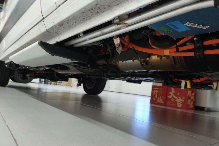 Used SAIC MAXUS V100 RV  Chassis Front Right