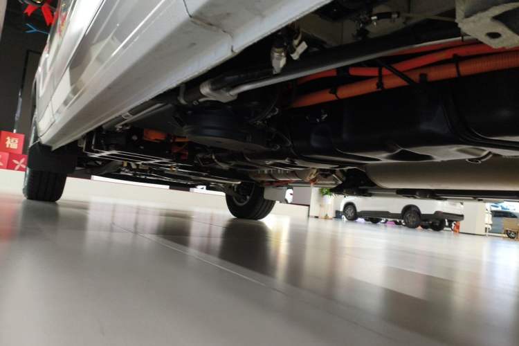 Used SAIC MAXUS V100 RV  Chassis Rear Left