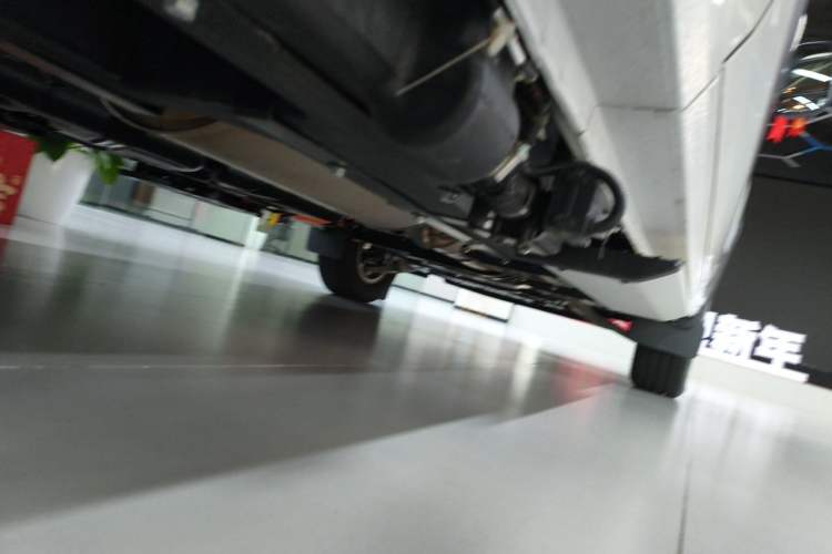 Used SAIC MAXUS V100 RV  Chassis Rear Right