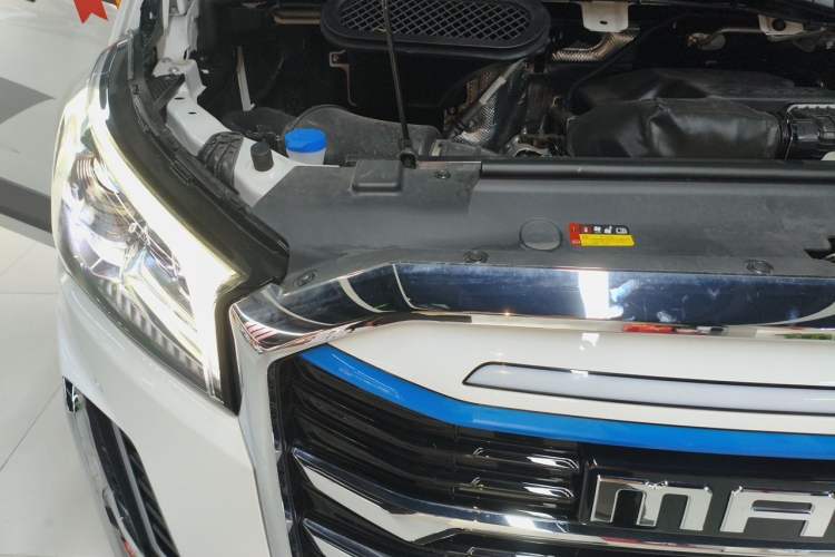 Used SAIC MAXUS V100 RV  Engine Bay Right