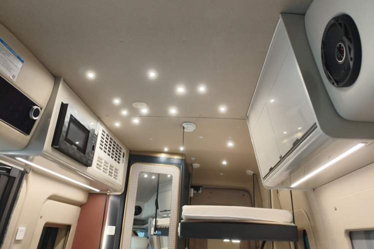 Used SAIC MAXUS V100 RV  Headliner