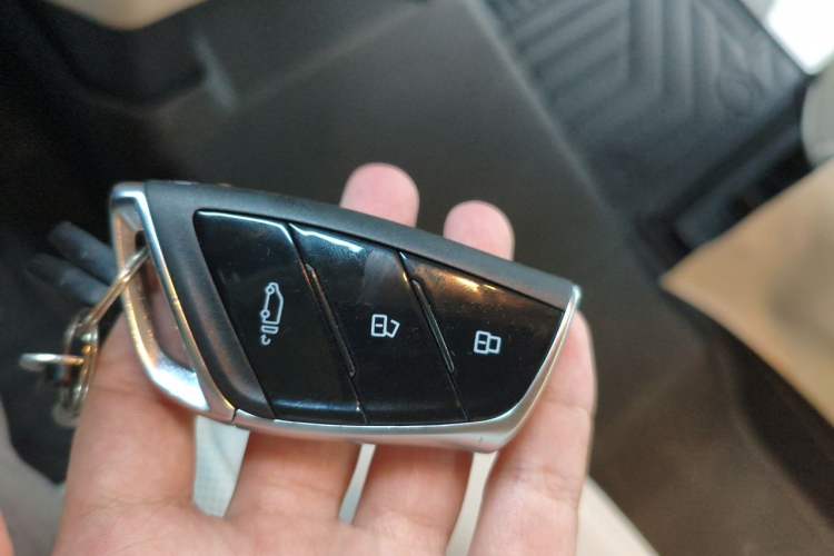 Used SAIC MAXUS V100 RV  Vehicle Key