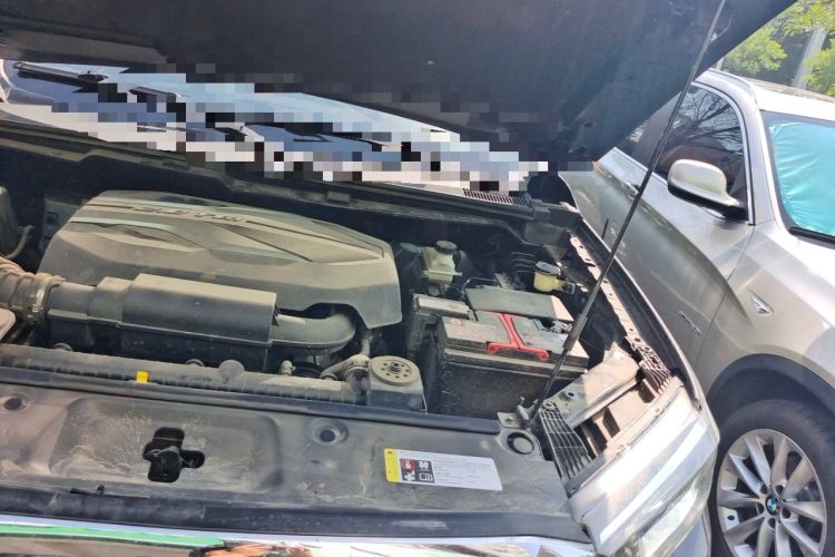 Used SAIC MAXUS T60 2017 2.0T Gasoline Automatic 4x4 High-Ride Elite Standard Cabin Engine Bay Left