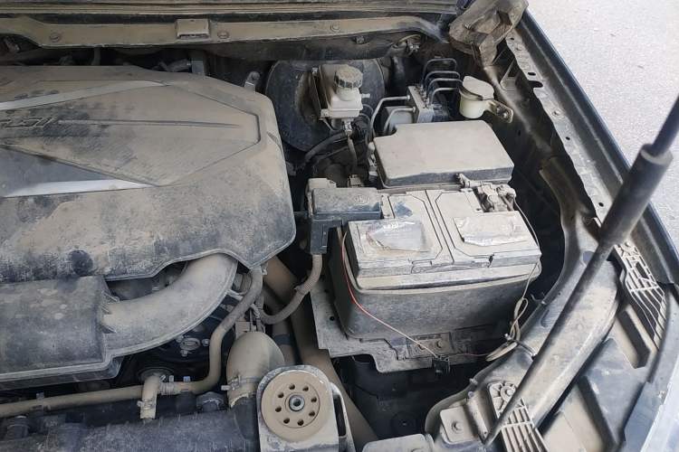 Used SAIC MAXUS T60 2017 2.0T Gasoline Automatic 4x4 High-Profile Luxury Standard Cab Engine Bay Left