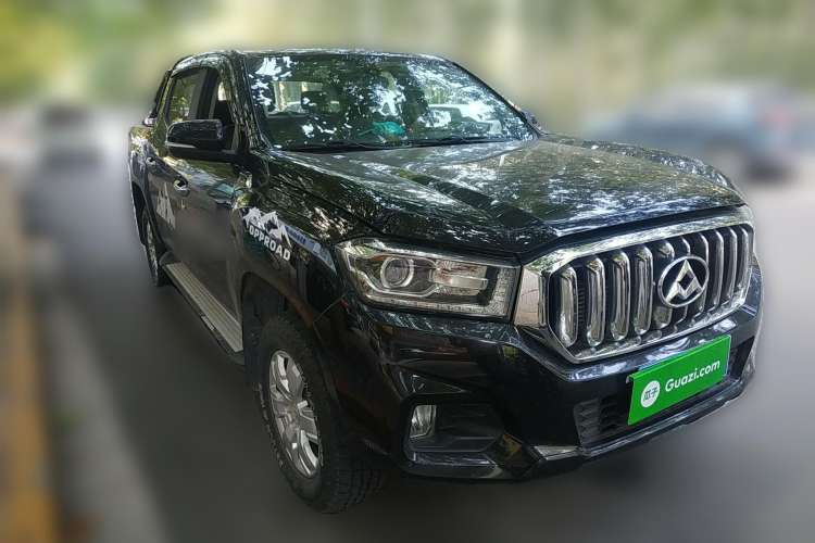 Used SAIC MAXUS T60 2017 2.0T Gasoline Automatic 4x4 High-Profile Luxury Standard Cab Front Right 45 Deg