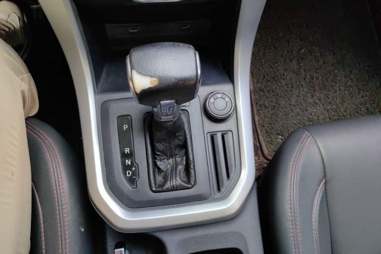 Used SAIC MAXUS T60 2017 2.8T Diesel Automatic 4x4 High-Ride Elite Long-Body China V Standard Gear Lever