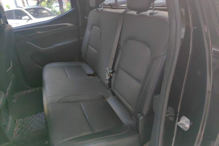 Used SAIC MAXUS T60 2017 2.8T Diesel Automatic 4x4 High-Ride Elite Long-Body China V Standard Interior 4