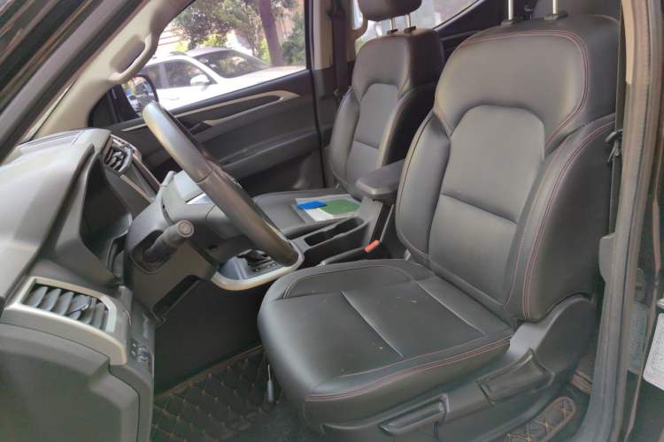 Used SAIC MAXUS T60 2017 2.8T Diesel Automatic 4x4 High-Ride Elite Long-Body China V Standard Left Front Seat