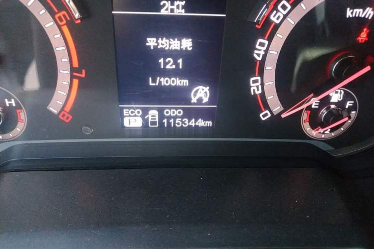 Used SAIC MAXUS T60 2017 2.0T Gasoline Automatic 4x4 High-Profile Luxury Standard Cab Odometer Close Up
