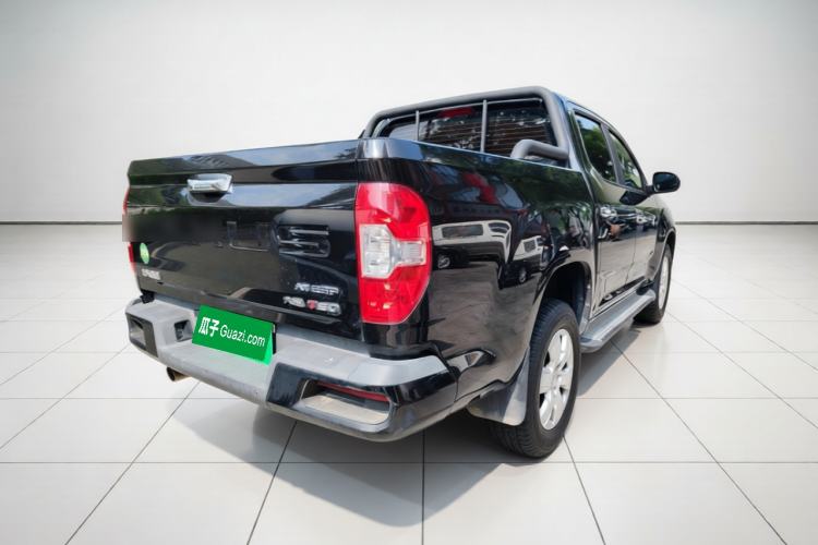Used SAIC MAXUS T60 2017 2.0T Gasoline Automatic Two-Wheel Drive High-Ride Luxury Standard Cab Rear Right 45 Deg