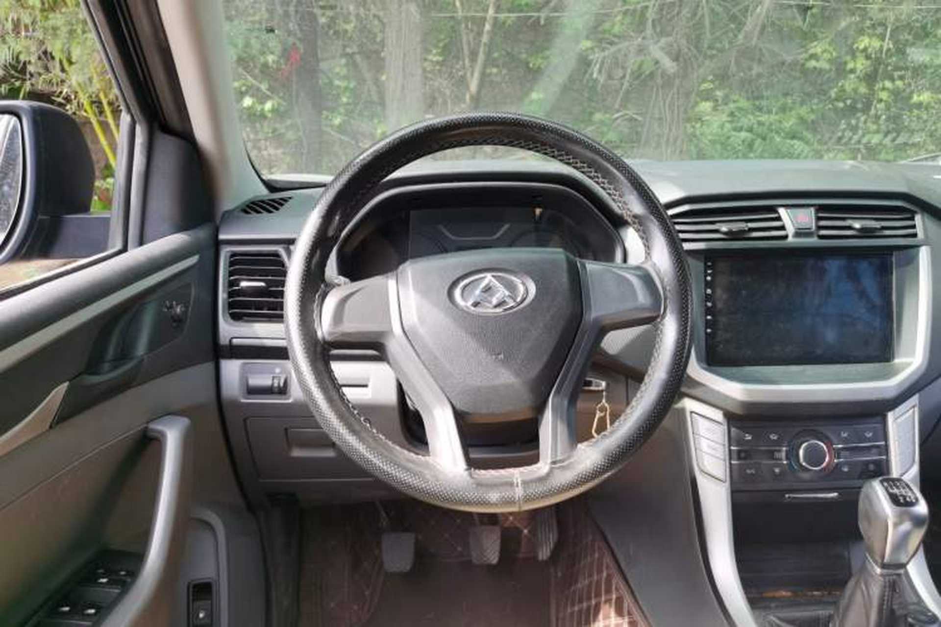 Used SAIC MAXUS T60 2017 2.8T Diesel Manual Two-Wheel Drive High-Ride Comfort Class Standard Cabin China V Emission Standard Steering Wheel