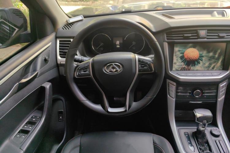 Used SAIC MAXUS T60 2017 2.8T Diesel Automatic 4x4 High-Ride Elite Long-Body China V Standard Steering Wheel