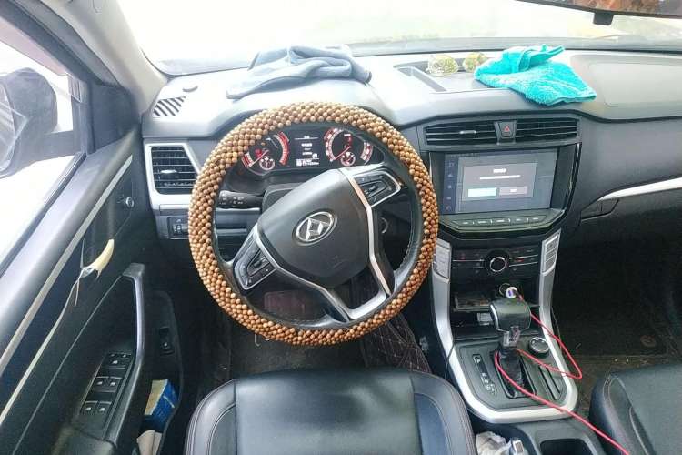 Used SAIC MAXUS T60 2017 2.0T Gasoline Automatic 4x4 High-Profile Luxury Standard Cab Steering Wheel