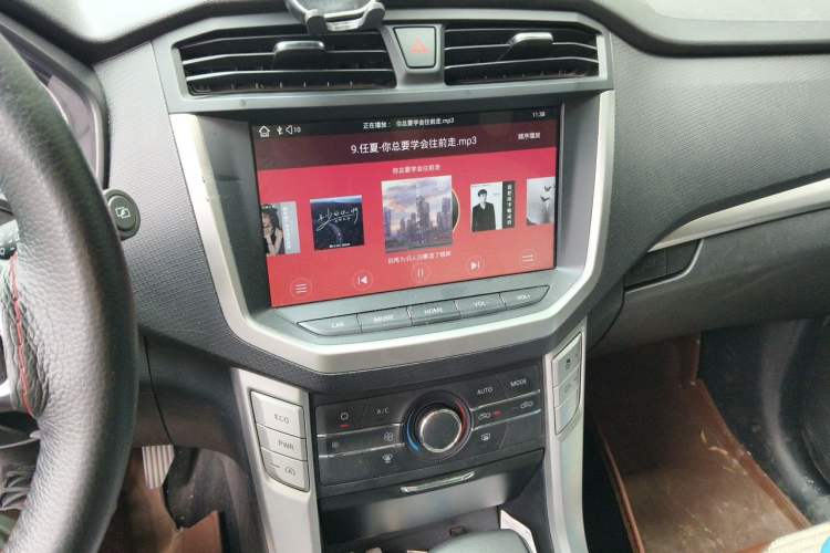 Used SAIC MAXUS T60 2017 2.0T Gasoline Automatic Two-Wheel Drive High-Ride Elite Standard Cabin Audio And AC Panel