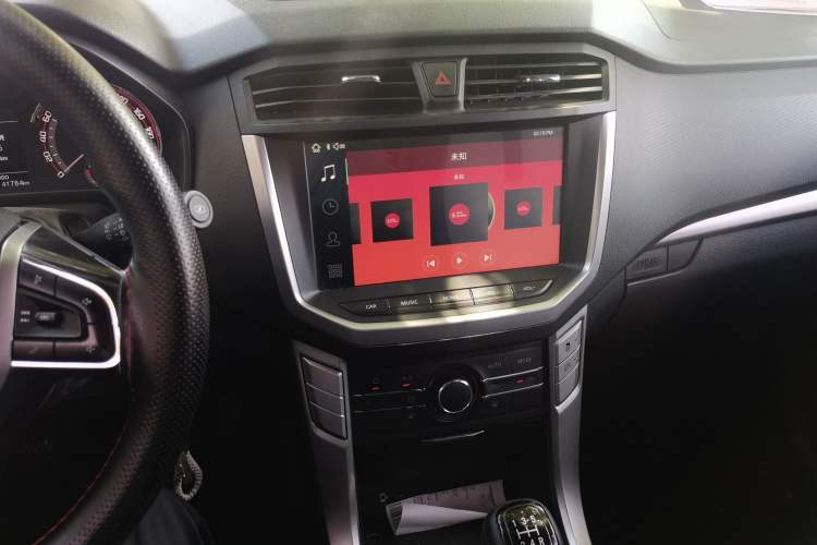 Used SAIC MAXUS T60 2017 2.4L Gasoline Manual 4x4 High-Profile Elite Standard Cabin Audio And AC Panel