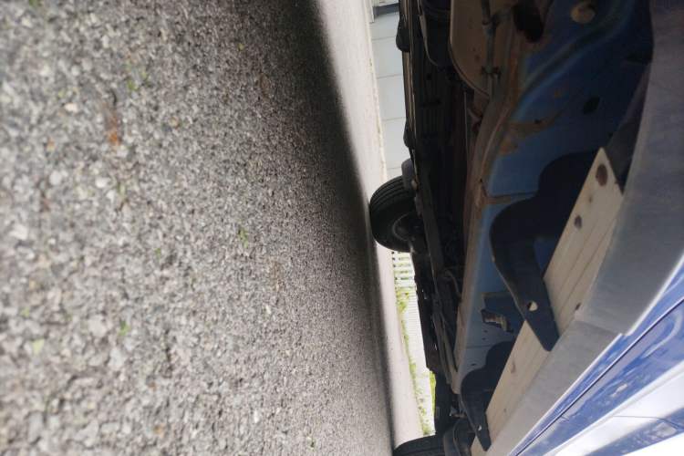 Used SAIC MAXUS T60 2017 2.4L Gasoline Manual Two-Wheel Drive High-Ride Elite Standard Van Chassis Rear Right