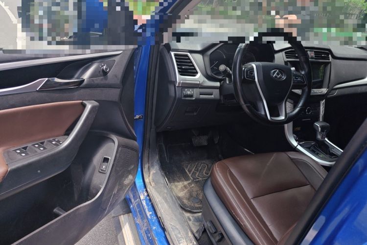Used SAIC MAXUS T60 2017 2.0T Gasoline Automatic Two-Wheel Drive High-Ride Luxury Standard Cab Driver Seat
