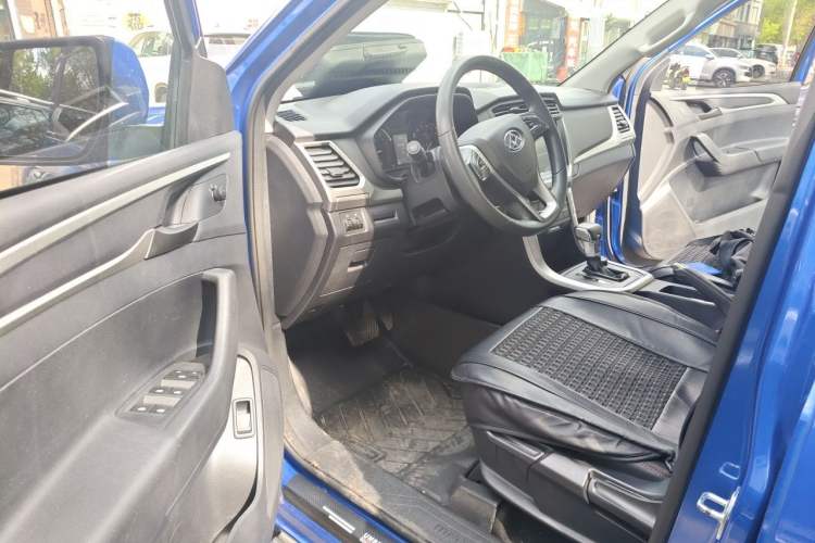 Used SAIC MAXUS T60 2017 2.0T Gasoline Automatic 4x4 High-Ride Elite Standard Cabin Driver Seat