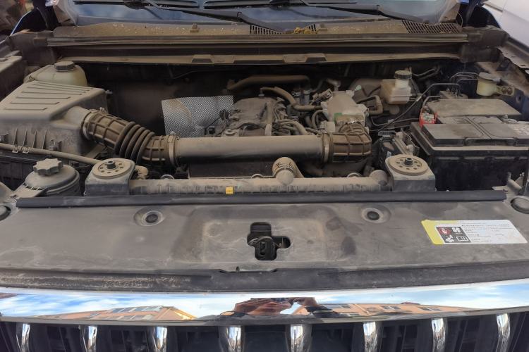 Used SAIC MAXUS T60 2017 2.4L Gasoline Manual Two-Wheel Drive High-Ride Elite Standard Van Engine Bay