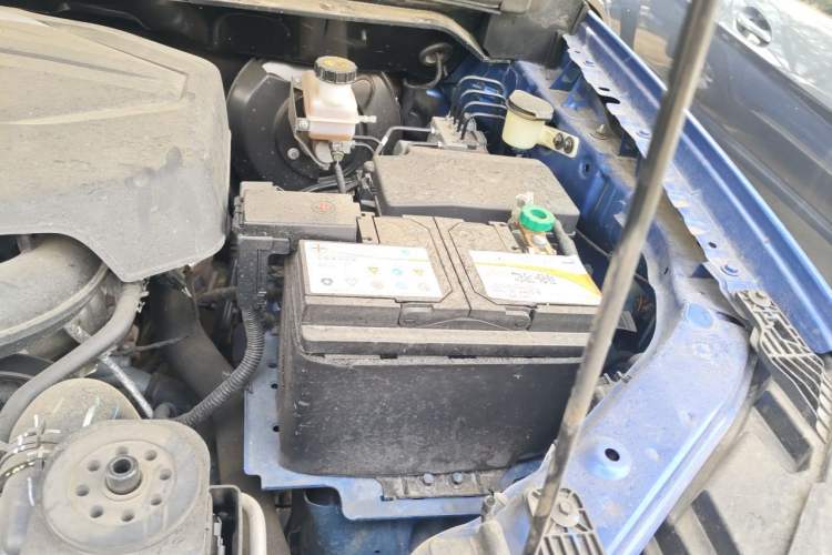 Used SAIC MAXUS T60 2017 2.0T Gasoline Automatic 4x4 High-Ride Elite Standard Cabin Engine Bay Left