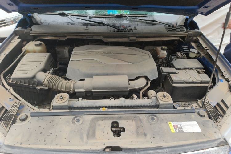 Used SAIC MAXUS T60 2017 2.0T Gasoline Automatic Two-Wheel Drive High-Ride Comfort-Grade Standard Cabin Engine Bay