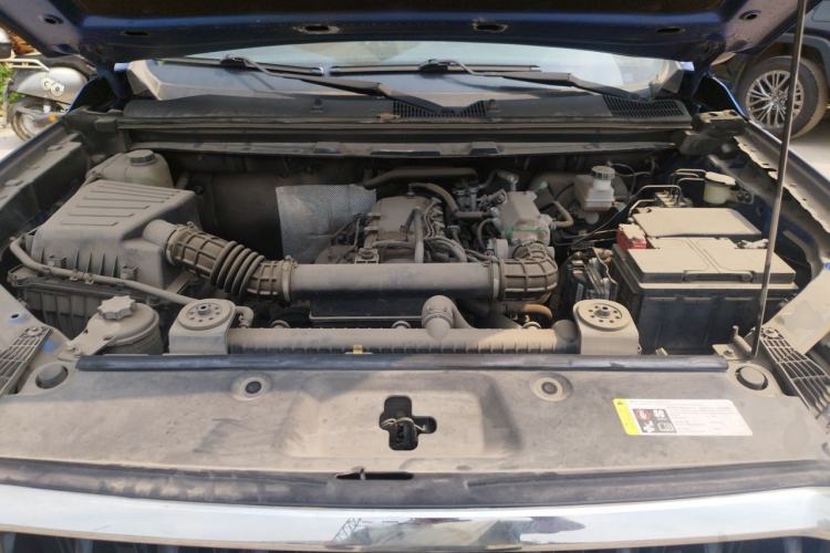 Used SAIC MAXUS T60 2017 2.4L Gasoline Manual Transmission Two-Wheel Drive High Ground Clearance Comfortable Version with Extended Cabin Engine Bay
