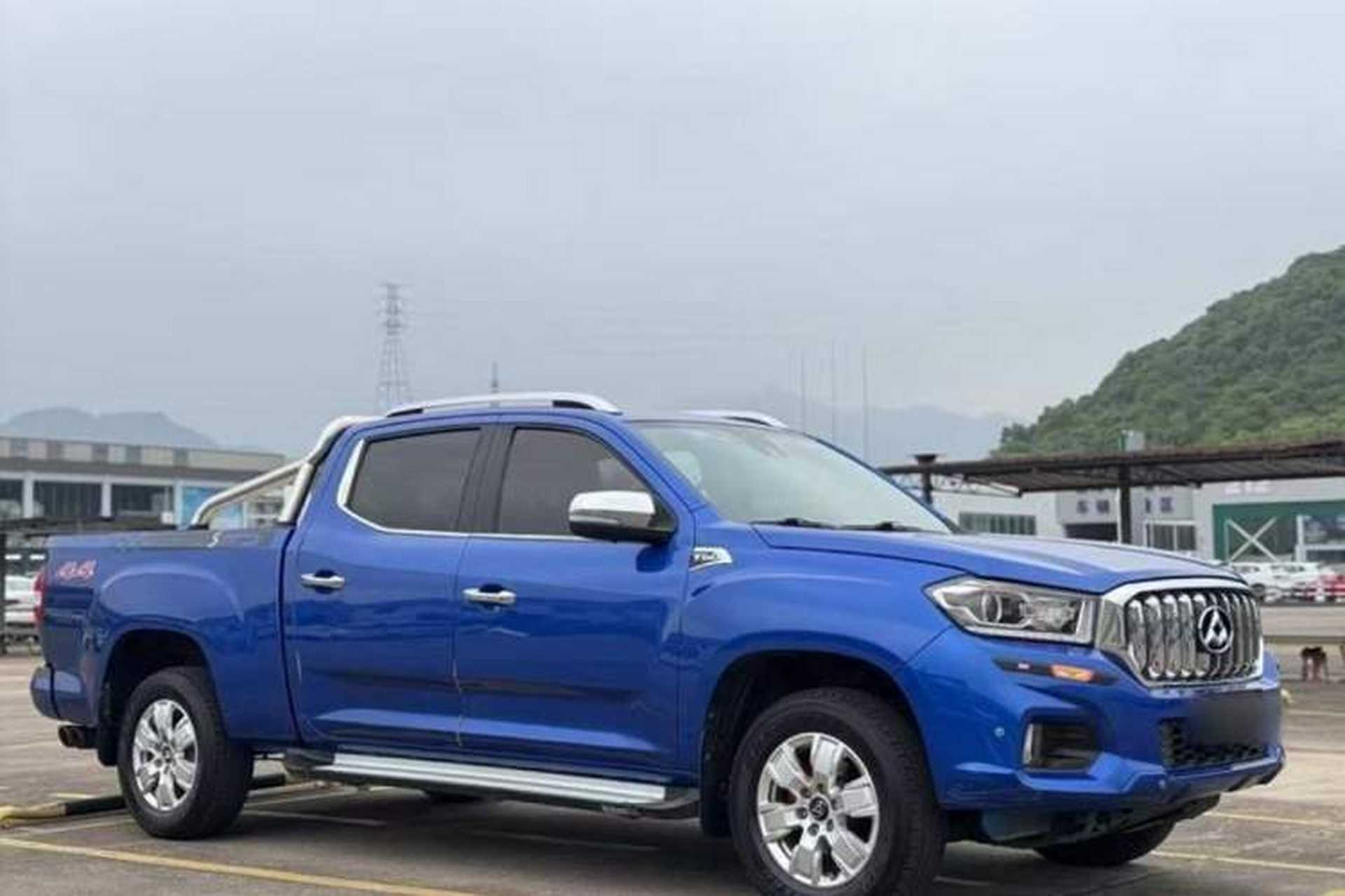 Used SAIC MAXUS T60 2017 2.0T Gasoline Automatic 4x4 High-Ride Flagship Long-Wheelbase Version Exterior 1